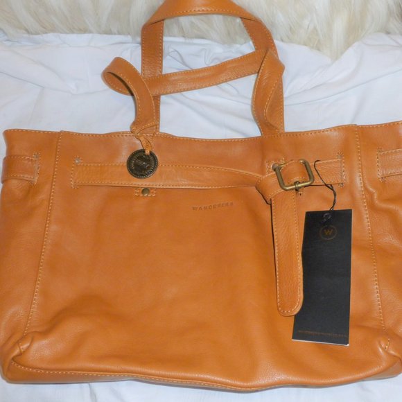 SOLD NWT Wanderers Travel Co. Madrid Handgag with Bellagio Card Wallet Included - Picture 1 of 15